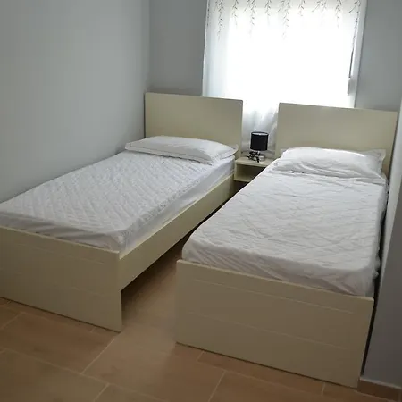 Beni * Ksamil
